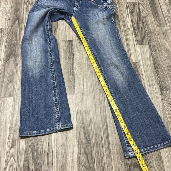 MAURICES Boot Cut Low Rise Med Wash Stretch Blue Denim Jeans Women's 3/4 Short - Picture 8 of 10